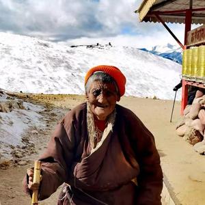 小满摘星星 头像