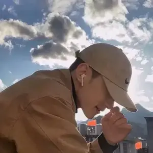 q卡卡希特 头像