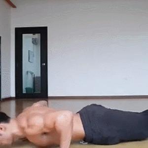 驰骋云雾