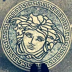 好奇阿尔瓦1R2 头像