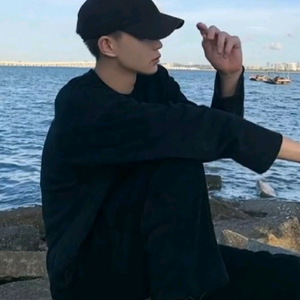 中年不危机但微胖 头像