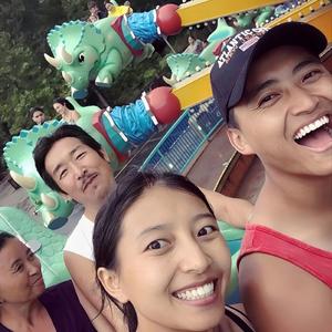 爱罗布桑珠的男孩 头像