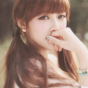 微笑哒侧脸 头像