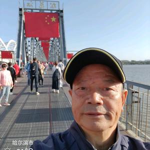 巴金（笔名：取自两位无政府主义者巴枯宁和克鲁泡特金名字的首尾字）原名：李尧棠，生卒年：（1904年11月25日—2005年10月17日）是中国 ...