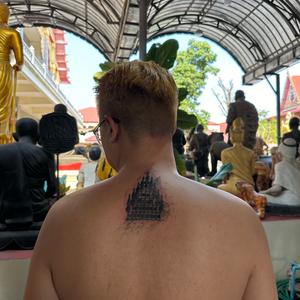 H先生地铁模式 头像