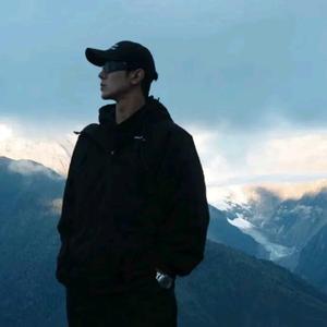 爱创作的小石 头像