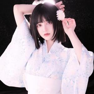 倾听梦里花落声 头像