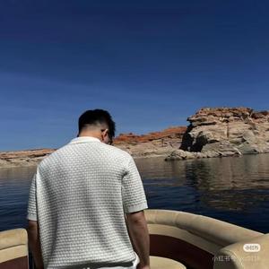 落哥谁与争锋 头像