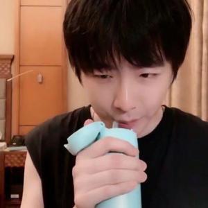 是阳不是羊chloe 头像