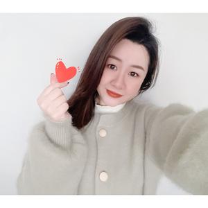 说日语的小虎牙 头像