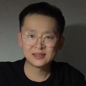 山谷间飞翔的雄鹰 头像