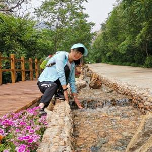 陪老小孩玩手机 头像