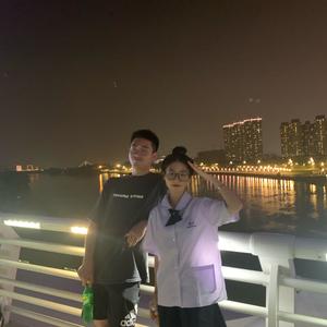 吃着泡面看历史 头像