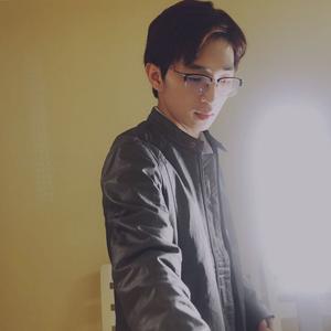 李小凌不到30 头像