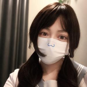 猪咪希希 头像