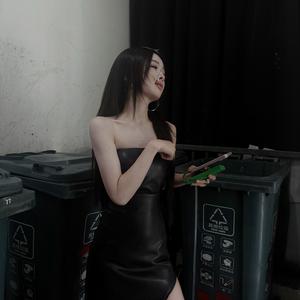 小万 头像