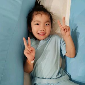 小悦和大刘 头像