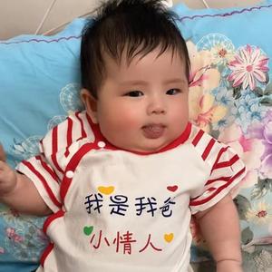 相差10岁的兄妹俩 头像