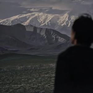 爱思考的烂死在山野 头像