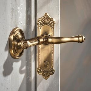 湖边静谧听雨的过客 头像