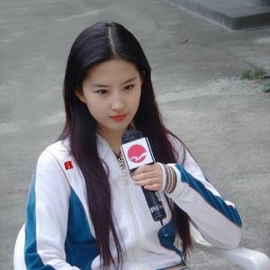 爱看美女的苦苦 头像