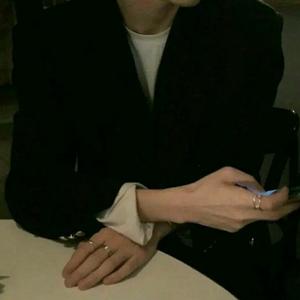 ChrisLau 头像