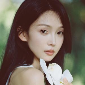 臭美的十元 头像