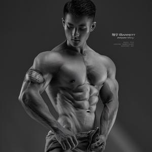 超爱忘词儿的吕一 头像