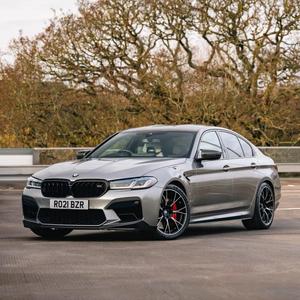 爱车的小h 头像