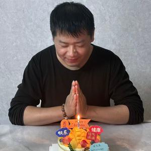 爱吃香煎马蹄糕的须雷头像