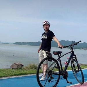 亿佳明眼镜盧子先生 头像