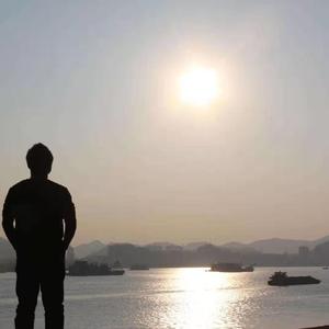 亮儿妈奔魔都 头像