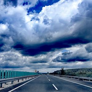 惹不得大爷 头像