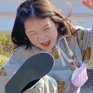 小张追剧王 头像