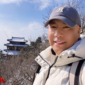 洛小克Vlog 头像