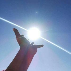 旋转跳跃闭着眼 头像